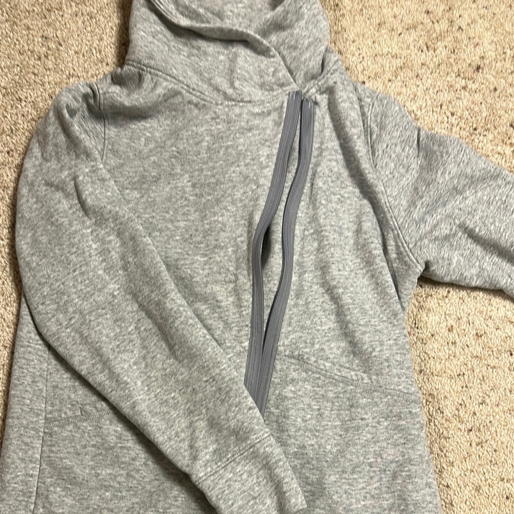 Notre Dame Under Armour Gray Zip-Up Hoodie with Hood and Long Sleeves